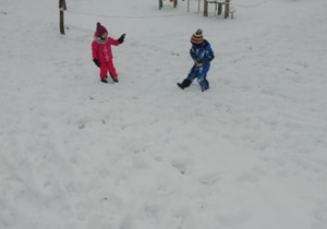 Zabawy na śniegu 3